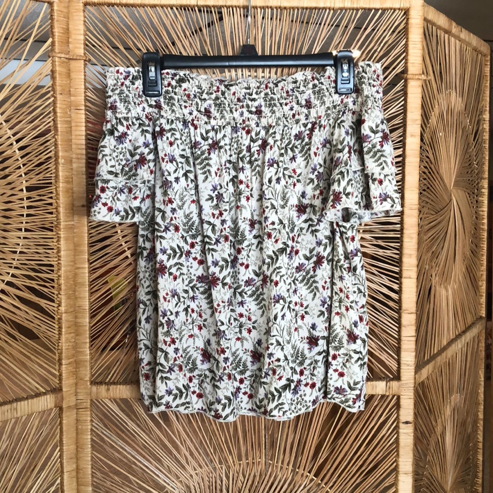 A. Byer Off Shoulder Ruffle Floral Top